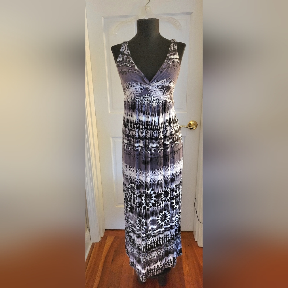 Gorgeous black and white maxi Beach dress